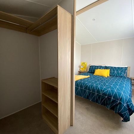 Verbzen Holiday Caravan At St Osyth Beach, Clacton-On-Sea By Verb Holidays Saint Osyth Esterno foto